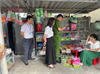 Kiểm tra an toàn thực phẩm tại các cửa hàng tạp hóa gần trường học